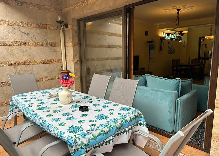 ホステル My Mother's House *