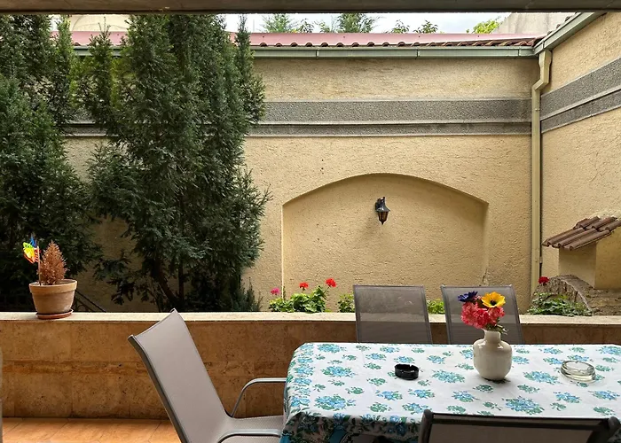 ホステル My Mother's House *